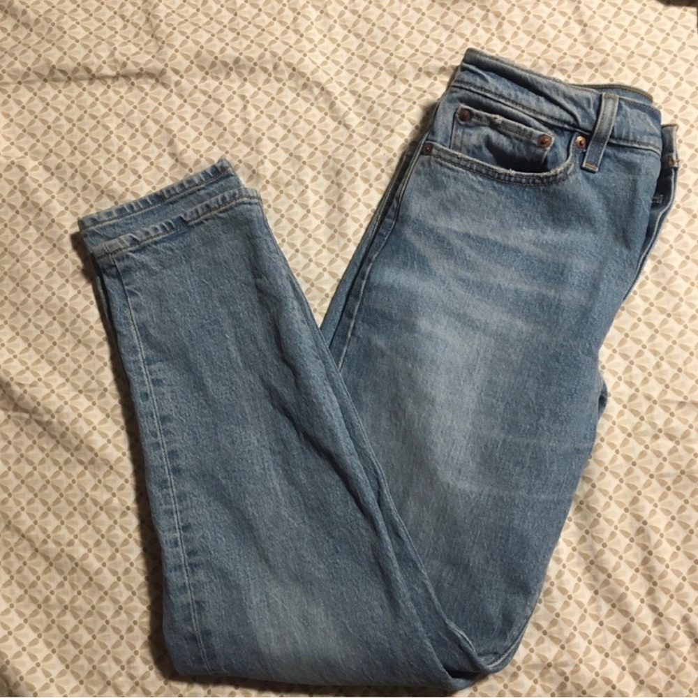 Aritzia levi’s wedgie icon
